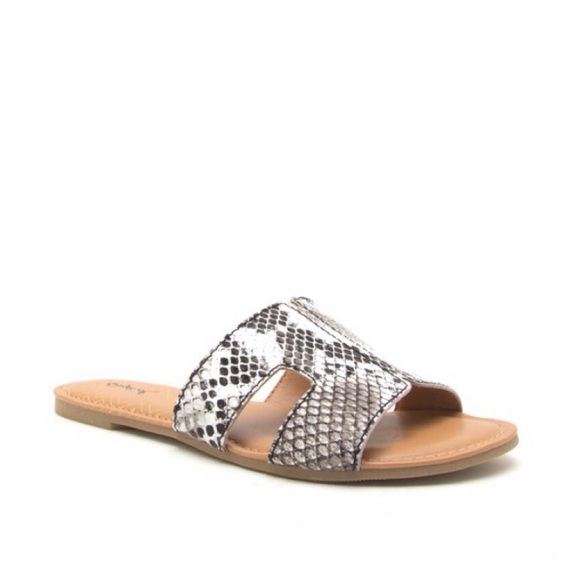 🌺🆕5⭐️🎉HPx2🎉Snake Skin Slip On Sandals - Picture 2 of 4